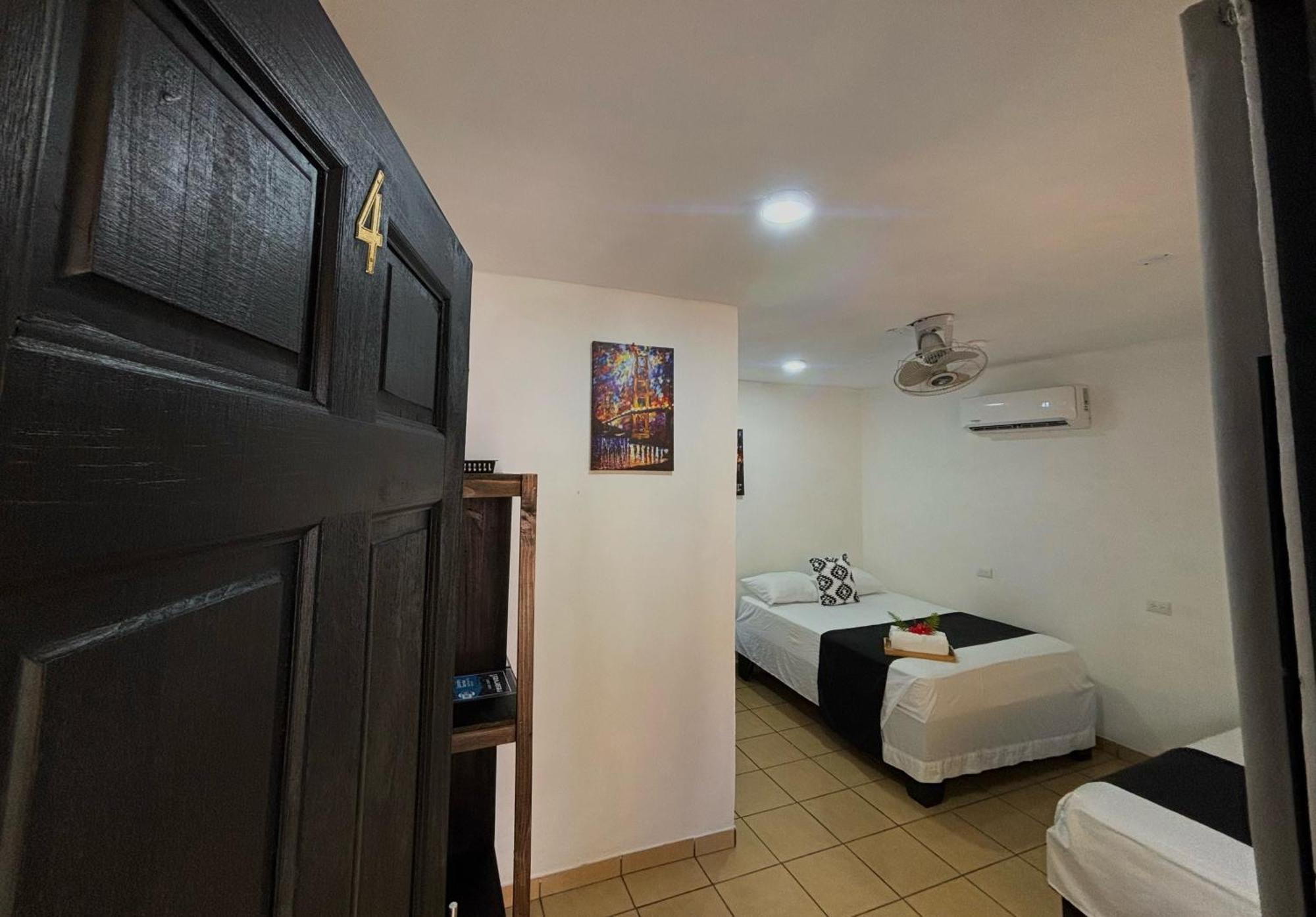 Carey Lodging Tortuguero Bilik gambar